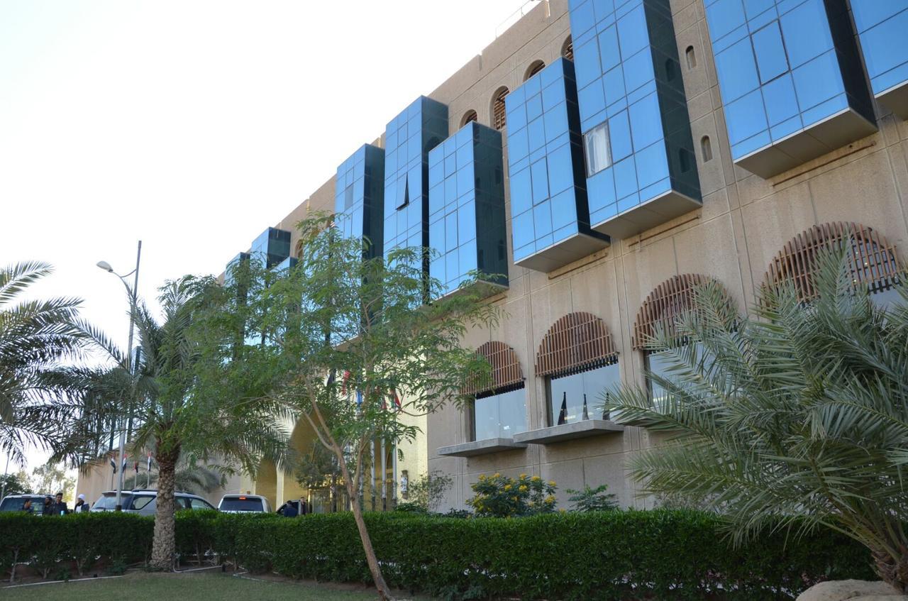 Basra International Hotel Zewnętrze zdjęcie