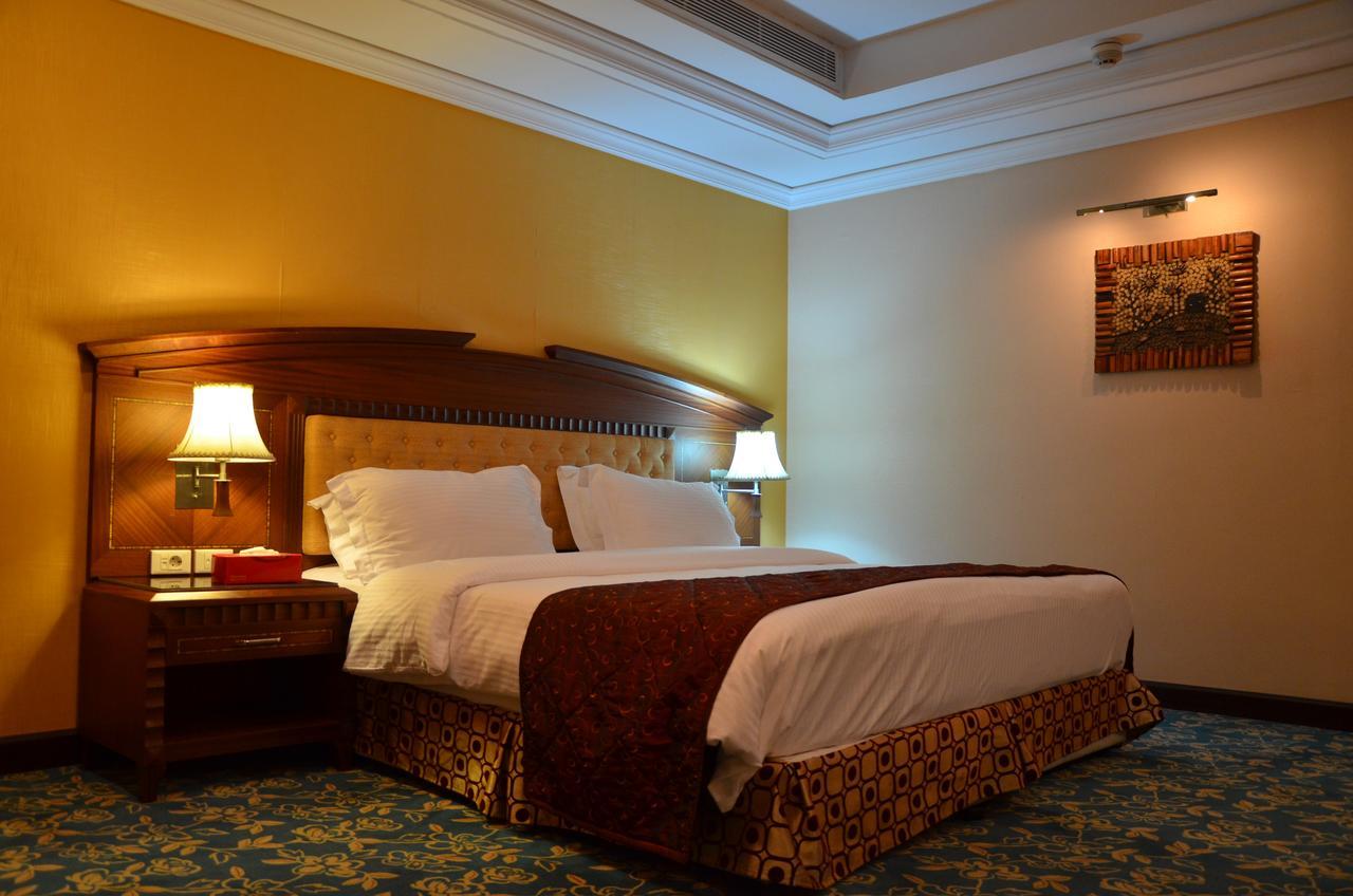 Basra International Hotel Zewnętrze zdjęcie