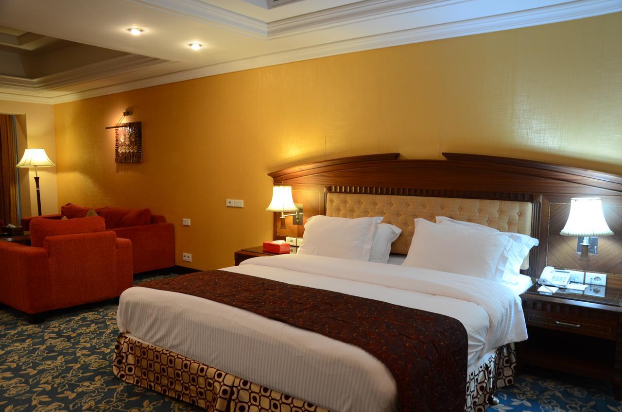 Basra International Hotel Zewnętrze zdjęcie