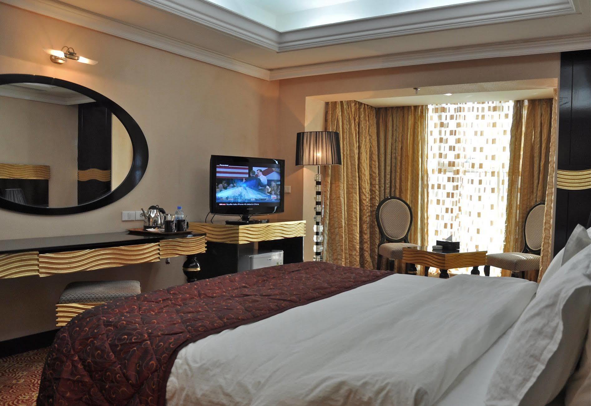 Basra International Hotel Zewnętrze zdjęcie